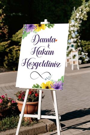 Sarı Mor Çiçekler Karşılama Panosu