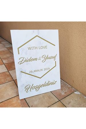 Mermer Zemin Altın Çizgili Ayaklı Karşılama Panosu