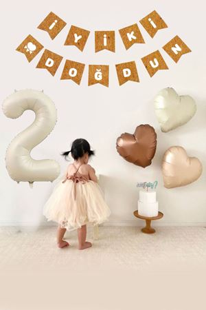2 Yaş Doğum Günü Kraft Beyaz İyi Ki Doğdun Banner 3 Adet Kalp Balonlu Süsleme Seti