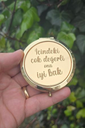 Hediyelik Gold Ayna İçindeki Çok Değerli Ona İyi Bak Yazılı Ayna